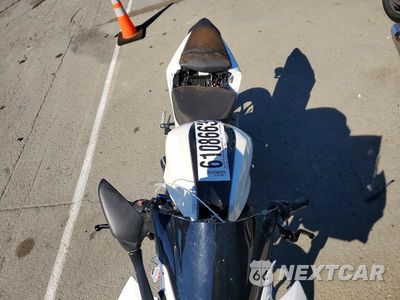 Piąte zdjęcie samochodu w środku: 2015 YAMAHA YZFR3 VIN:MH3RH06YXFK005010 - miniatura