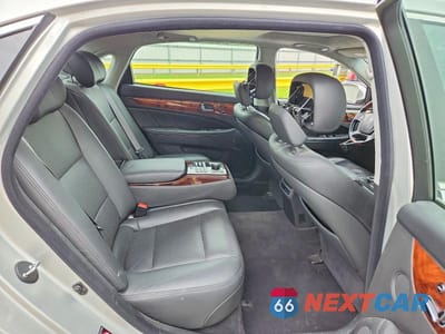 Zdjęcie 10 z 13 samochodu: 2014 HYUNDAI EQUUS SIGNATURE VIN:KMHGH4JH0EU073884 - miniatura