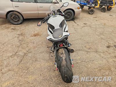 Czwarte zdjęcie samochodu z boku: 2026 BMW S 1000 RR VIN:WB10P2301T6M59572 - miniatura