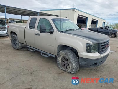 Czwarte zdjęcie samochodu z boku: 2007 GMC NEW SIERRA K1500 VIN:1GTEK19J47Z543956 - miniatura