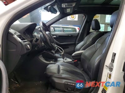 Zdjęcie 7 z 13 samochodu: 2018 BMW X1 XDRIVE28I VIN:WBXHT3C34J5L30734 - miniatura