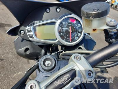 Zdjęcie 7 z 8 samochodu: 2013 TRIUMPH MOTORCYCLE SPEED TRIPLE ABS VIN:SMTN01PK6DT589080 - miniatura
