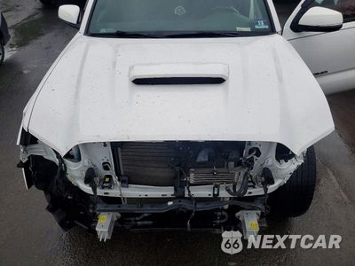 Zdjęcie 11 z 12 samochodu: 2019 TOYOTA TACOMA TRD SPORT VIN:3TMCZ5AN1KM275094 - miniatura