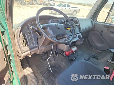 Zdjęcie 8 z 12 samochodu: 2013 FREIGHTLINER BUSINESS CLASS M2 BOX TRUCK VIN:1FVACXDT7DHBZ9376 - miniatura