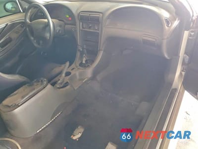 Zdjęcie 8 z 12 samochodu: 2002 FORD MUSTANG VIN:1FAFP40452F151647 - miniatura