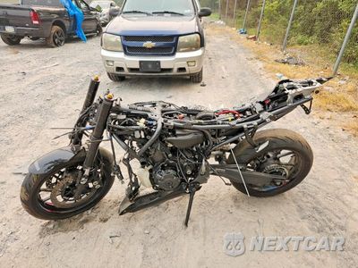 Trzecie zdjęcie samochodu z tyłu: 2024 YAMAHA YZFR7 VIN:JYARM38E4RA009610 - miniatura