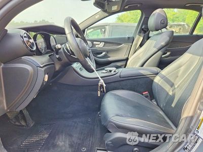 Zdjęcie 7 z 12 samochodu: 2019 MERCEDES-BENZ E 300 4MATIC VIN:WDDZF4KB1KA577067 - miniatura