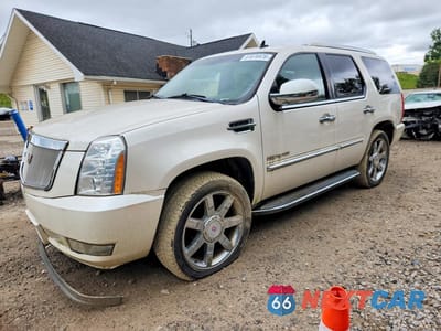 2011 CADILLAC ESCALADE LUXURY 1GYS4BEF1BR219726 - główne zdjęcie licytacji z USA - miniatura