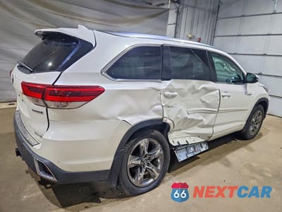 Trzecie zdjęcie samochodu z tyłu: 2019 TOYOTA HIGHLANDER LIMITED PLATINUM VIN:5TDDGRFH7KS072697 - miniatura