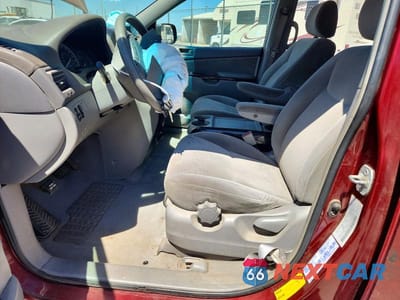 Zdjęcie 7 z 14 samochodu: 2004 TOYOTA SIENNA LE 8 PASSENGER VIN:5TDZA23C24S038158 - miniatura