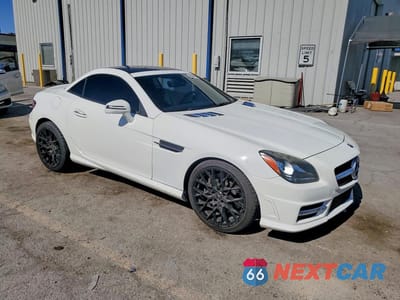 Czwarte zdjęcie samochodu z boku: 2015 MERCEDES-BENZ SLK 250 VIN:WDDPK4HA9FF103457 - miniatura
