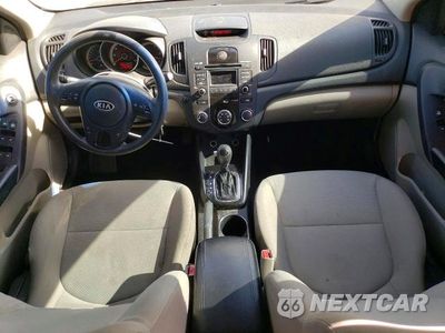 Zdjęcie 8 z 13 samochodu: 2012 KIA FORTE EX VIN:KNAFU4A25C5486377 - miniatura