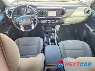 Zdjęcie 8 z 13 samochodu: 2018 TOYOTA TACOMA SR5 V6 VIN:3TMAZ5CN9JM075552 - miniatura