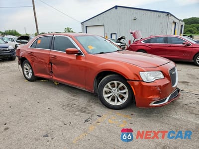 Czwarte zdjęcie samochodu z boku: 2021 CHRYSLER 300 TOURING VIN:2C3CCAAGXMH650403 - miniatura