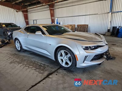 Czwarte zdjęcie samochodu z boku: 2018 CHEVROLET CAMARO LT VIN:1G1FB1RX1J0156133 - miniatura