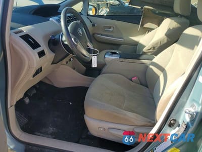 Zdjęcie 7 z 12 samochodu: 2013 TOYOTA PRIUS V TWO VIN:JTDZN3EU4D3189245 - miniatura