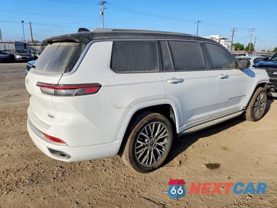 Trzecie zdjęcie samochodu z tyłu: 2022 JEEP GRAND CHEROKEE L SUMMIT VIN:1C4RJJEGXN8554641 - miniatura