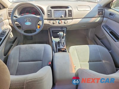 Zdjęcie 8 z 12 samochodu: 2005 TOYOTA CAMRY LE VIN:4T1BE32K55U429608 - miniatura