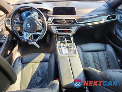Zdjęcie 8 z 12 samochodu: 2018 BMW 750 XI VIN:WBA7F2C50JG424686 - miniatura