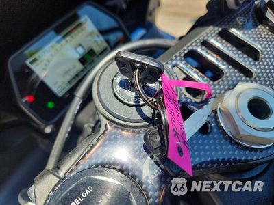 Zdjęcie 8 z 9 samochodu: 2020 YAMAHA YZFR1 VIN:JYARN66E0LA000752 - miniatura