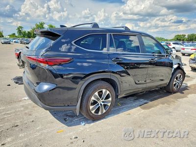 Trzecie zdjęcie samochodu z tyłu: 2025 TOYOTA HIGHLANDER XLE VIN:5TDKDRAH4SS557578 - miniatura
