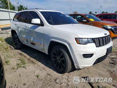 Czwarte zdjęcie samochodu z boku: 2018 JEEP GRAND CHEROKEE LAREDO VIN:1C4RJFAG6JC328641 - miniatura