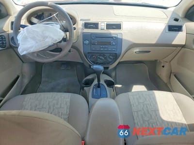 Zdjęcie 8 z 12 samochodu: 2005 FORD FOCUS VIN:1FAFP34N25W304678 - miniatura