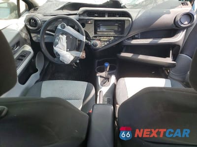 Zdjęcie 8 z 14 samochodu: 2014 TOYOTA PRIUS C TWO VIN:JTDKDTB32E1065052 - miniatura