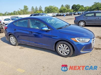 Czwarte zdjęcie samochodu z boku: 2018 HYUNDAI ELANTRA SE VIN:5NPD74LF5JH353410 - miniatura