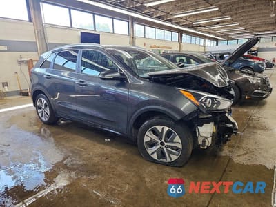 Czwarte zdjęcie samochodu z boku: 2022 KIA NIRO EV S VIN:KNDCC3LG8N5160328 - miniatura
