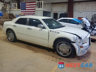 Czwarte zdjęcie samochodu z boku: 2006 CHRYSLER 300 TOURING VIN:2C3KA53G46H226482 - miniatura