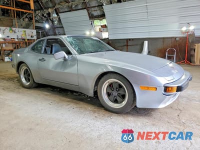 Czwarte zdjęcie samochodu z boku: 1983 PORSCHE 944 VIN:WP0AA0940DN453471 - miniatura