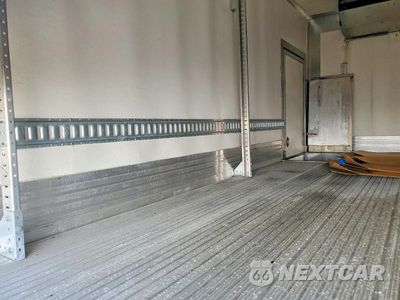 Zdjęcie 10 z 12 samochodu: 2020 GM GM515 REFRIGERATED BOX TRUCK VIN:1HTKJPVK0LH246001 - miniatura