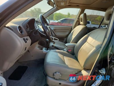 Zdjęcie 7 z 13 samochodu: 2005 TOYOTA RAV4 BASE VIN:JTEHD20V456030259 - miniatura