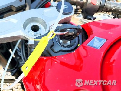 Zdjęcie 8 z 9 samochodu: 2023 HONDA CBR650 RA VIN:MLHRH0155P5400172 - miniatura