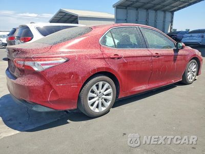Trzecie zdjęcie samochodu z tyłu: 2018 TOYOTA CAMRY LE VIN:4T1B11HK8JU655269 - miniatura