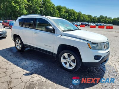 Czwarte zdjęcie samochodu z boku: 2012 JEEP COMPASS SPORT VIN:1C4NJDBB1CD520455 - miniatura
