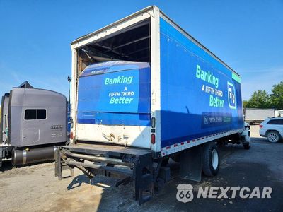 Trzecie zdjęcie samochodu z tyłu: 2019 INTERNATIONAL 4300 4300 - BOX TRUCK VIN:1HTMMMML0KH570136 - miniatura