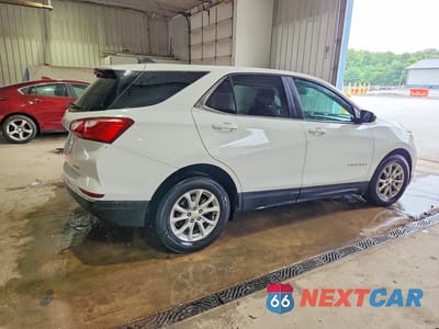 Trzecie zdjęcie samochodu z tyłu: 2021 CHEVROLET EQUINOX LT VIN:3GNAXUEV6MS137591 - miniatura