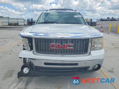 Piąte zdjęcie samochodu w środku: 2010 GMC SIERRA K1500 SLT VIN:3GTRKWE20AG269319 - miniatura