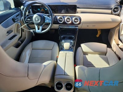 Zdjęcie 8 z 12 samochodu: 2020 MERCEDES-BENZ CLA 250 VIN:W1K5J4GB2LN089990 - miniatura