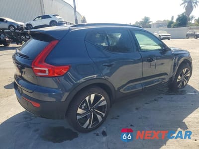 Trzecie zdjęcie samochodu z tyłu: 2026 VOLVO XC40 PLUS VIN:YV4L12UC6T2788573 - miniatura