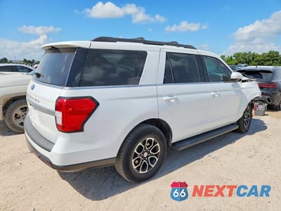Trzecie zdjęcie samochodu z tyłu: 2024 FORD EXPEDITION XLT VIN:1FMJU1H82REB00413 - miniatura