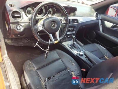 Zdjęcie 8 z 12 samochodu: 2013 MERCEDES-BENZ C 250 VIN:WDDGF4HB5DR288776 - miniatura