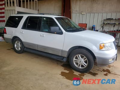 Czwarte zdjęcie samochodu z boku: 2003 FORD EXPEDITION XLT VIN:1FMRU15W63LA83012 - miniatura