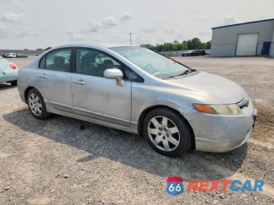 Czwarte zdjęcie samochodu z boku: 2008 HONDA CIVIC LX VIN:2HGFA15508H512173 - miniatura