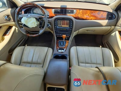 Zdjęcie 8 z 12 samochodu: 2007 JAGUAR S-TYPE VIN:SAJWA01A47FN79050 - miniatura