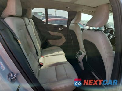 Zdjęcie 10 z 12 samochodu: 2019 VOLVO XC40 T5 MOMENTUM VIN:YV4162XZ1K2013251 - miniatura