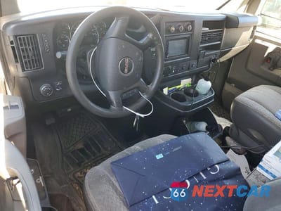 Zdjęcie 8 z 12 samochodu: 2015 GMC SAVANA 2500 CARGO DELIVERY VAN VIN:1GTW7FCF4F1907250 - miniatura