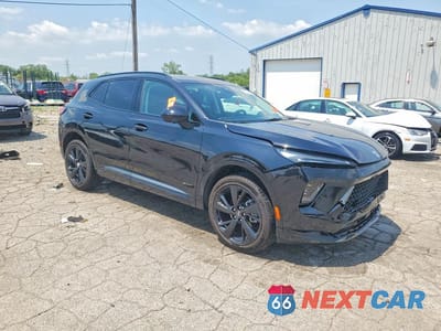 Czwarte zdjęcie samochodu z boku: 2025 BUICK ENVISION SPORT TOURING VIN:LRBFZLE48SD027826 - miniatura